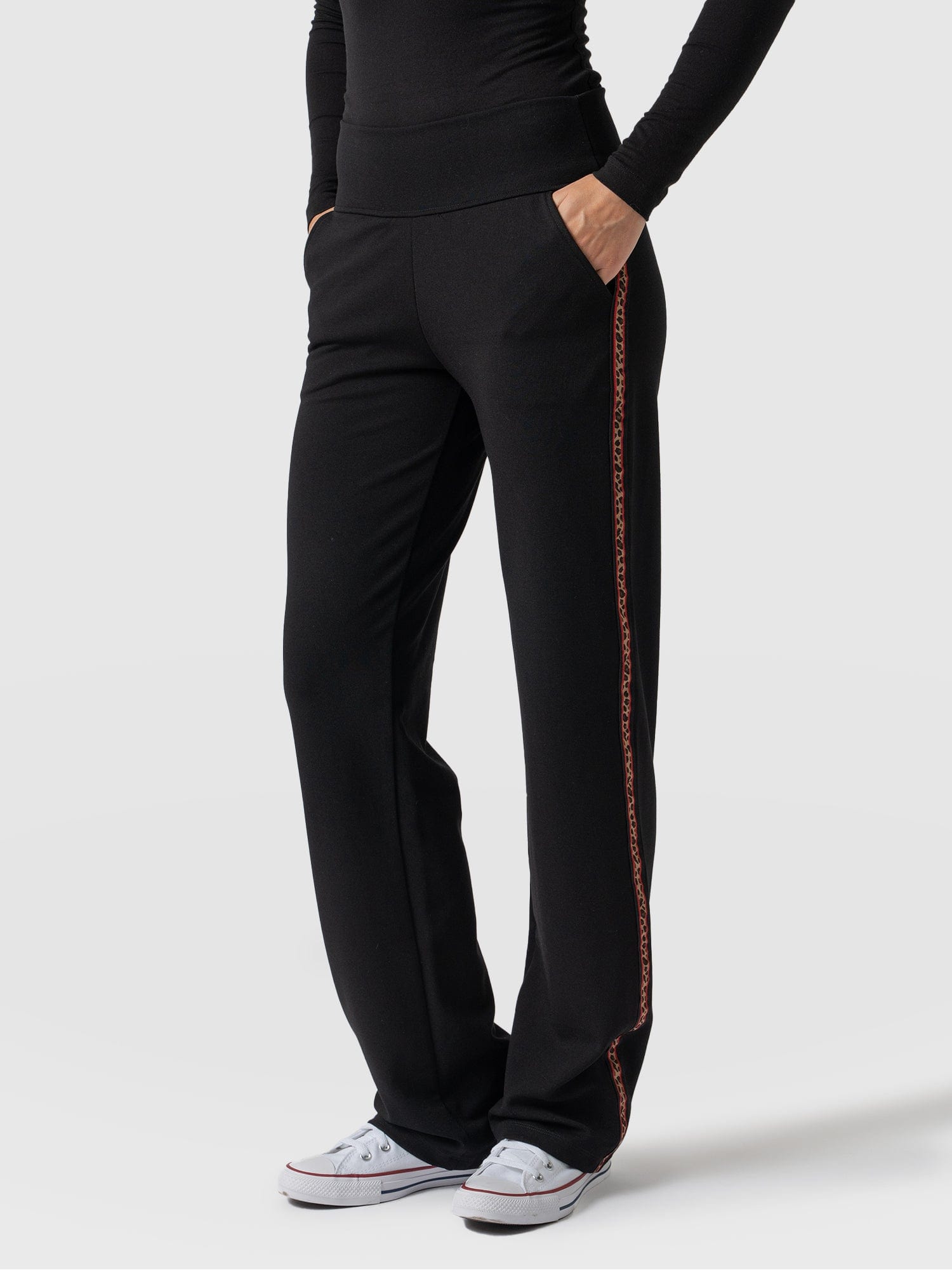 Runway Pant Black Leopard - Women's Trousers | Saint + Sofia® EU